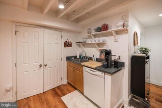 1728 Spruce St in Philadelphia, PA - Building Photo - Building Photo