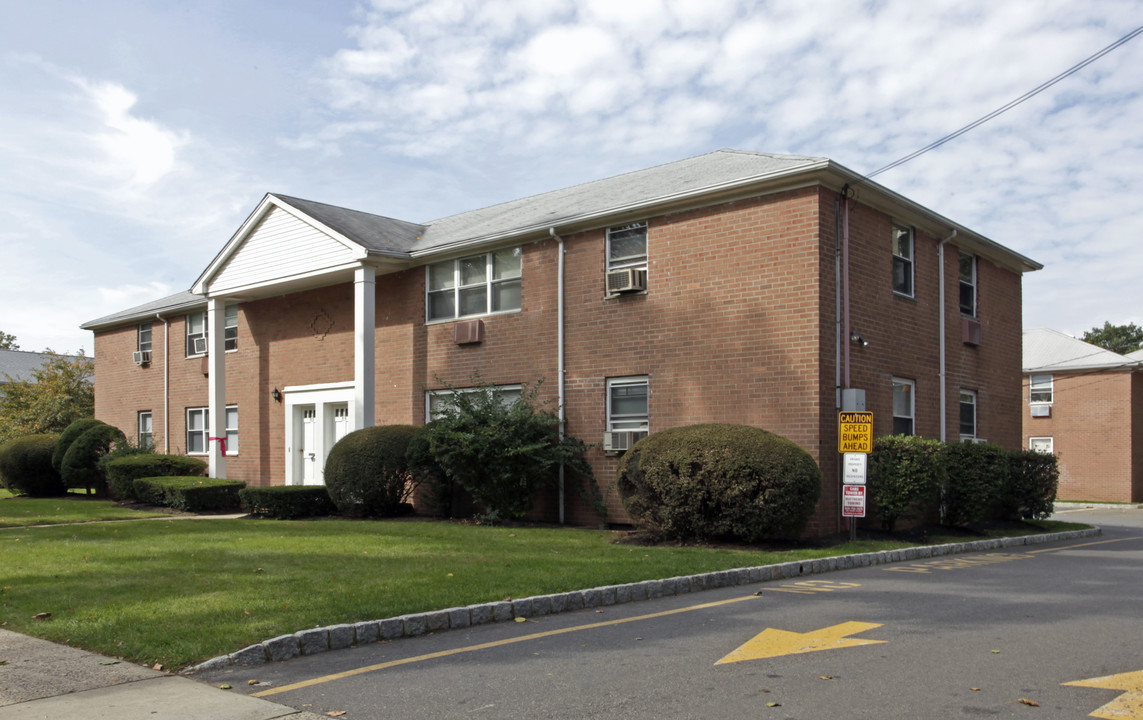 Stoney Brook Gardens in Plainfield, NJ - Foto de edificio