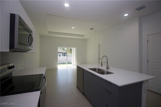 1264 Milwaukee Blvd in Lehigh Acres, FL - Building Photo - Building Photo