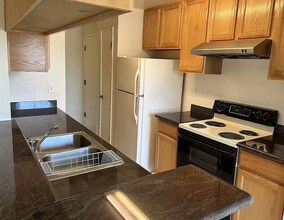 1751 Liberty St, Unit 106 in El Cerrito, CA - Foto de edificio - Building Photo