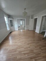 944 W 21st St in Erie, PA - Building Photo