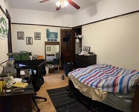 638 W Grace St in Chicago, IL - Foto de edificio - Building Photo