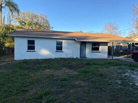 40027 Proud Mockingbird Rd in Zephyrhills, FL - Building Photo