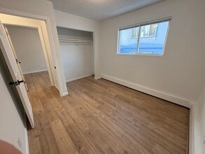 366 Flower St in Anchorage, AK - Building Photo - Building Photo