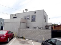 672-678 Junipero Ave in Long Beach, CA - Foto de edificio - Building Photo