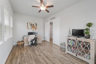 17723 Lake Cove Ct in Conroe, TX - Building Photo - Building Photo