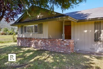 10345 OR-238 in Jacksonville, OR - Building Photo - Building Photo