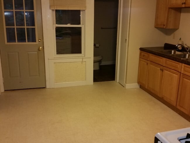 6 Gaugh St in Easthampton, MA - Building Photo - Building Photo