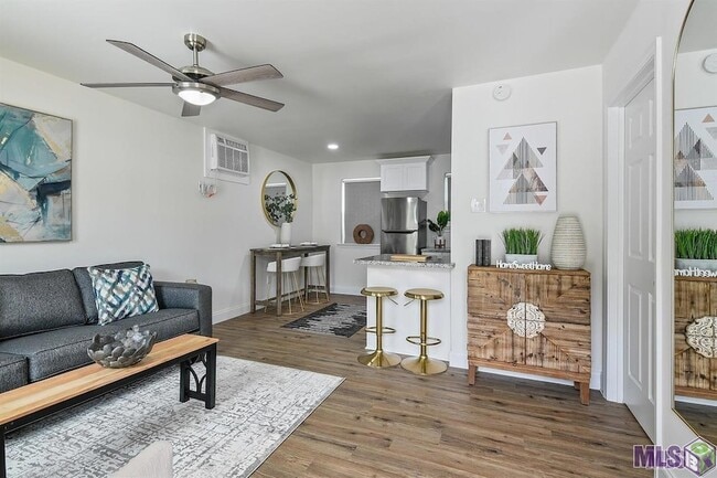 212 Centerville St NE, Unit 4 in Denham Springs, LA - Building Photo - Building Photo