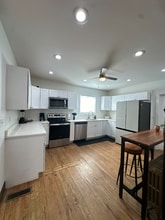 303 N Delphine Ave in Waynesboro, VA - Foto de edificio - Building Photo