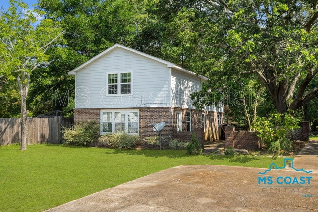 2538 Bryn Mawr Ave in Biloxi, MS - Building Photo - Building Photo