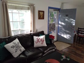 8401 N New Braunfels Ave, Unit 218 in San Antonio, TX - Building Photo