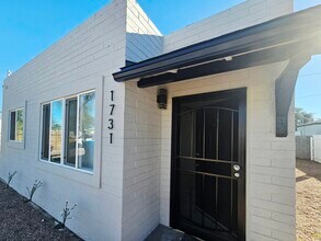 1731 E Moreland St in Phoenix, AZ - Foto de edificio - Building Photo