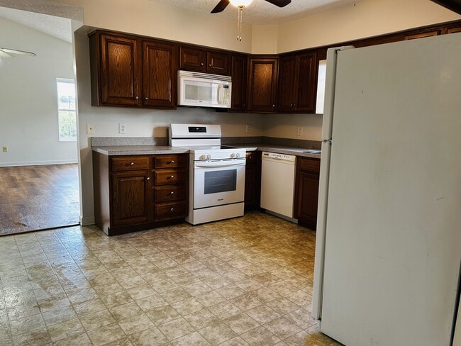 24 Rosette Ln in Fishersville, VA - Building Photo - Building Photo
