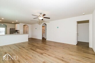 329 Sunnymeade Ln in Jarrell, TX - Building Photo - Building Photo