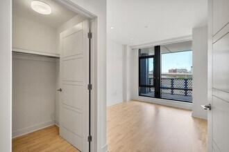 40 Traveler St, Unit 5 in Boston, MA - Foto de edificio - Building Photo