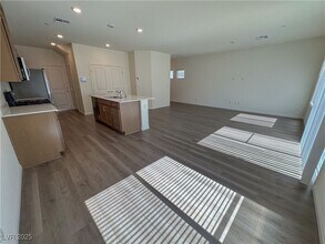 1138 Northern Cardinal Dr in Henderson, NV - Building Photo - Building Photo