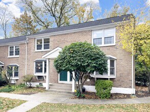 245 Sunnyridge Ave in Fairfield, CT - Building Photo - Building Photo