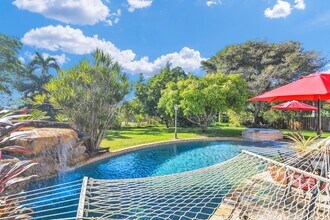 916 Roberts Rd in Delray Beach, FL - Foto de edificio - Building Photo