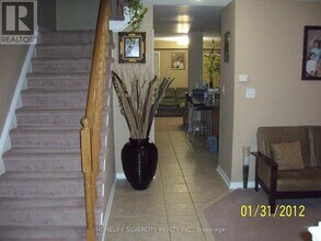 107 Cadillac Crescent in Brampton, ON - Building Photo - Building Photo