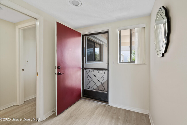 property at 6165 S Mirror Lake Dr