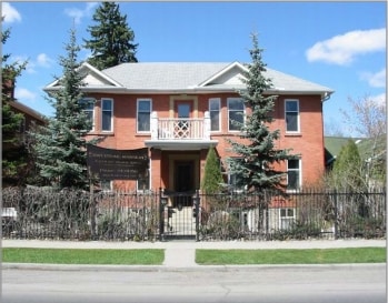 820-822 Memorial Dr in Calgary, AB - Building Photo