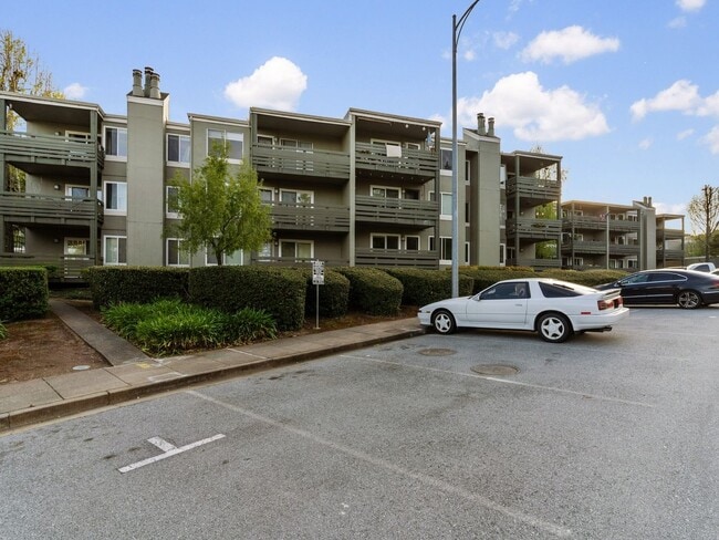 4008 Farm Hill Blvd in Redwood City, CA - Building Photo - Building Photo