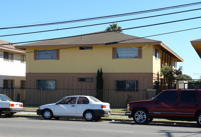 410 E Pleasant Valley Rd in Oxnard, CA - Building Photo - Building Photo