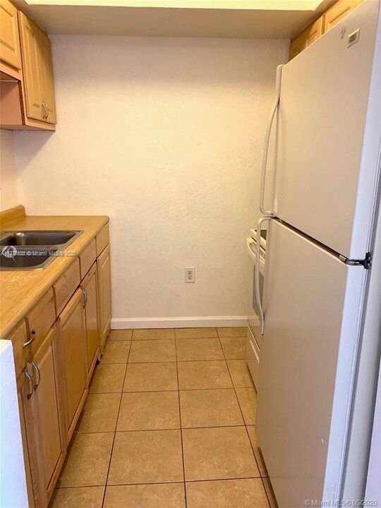4136 NW 88th Ave in Coral Springs, FL - Building Photo