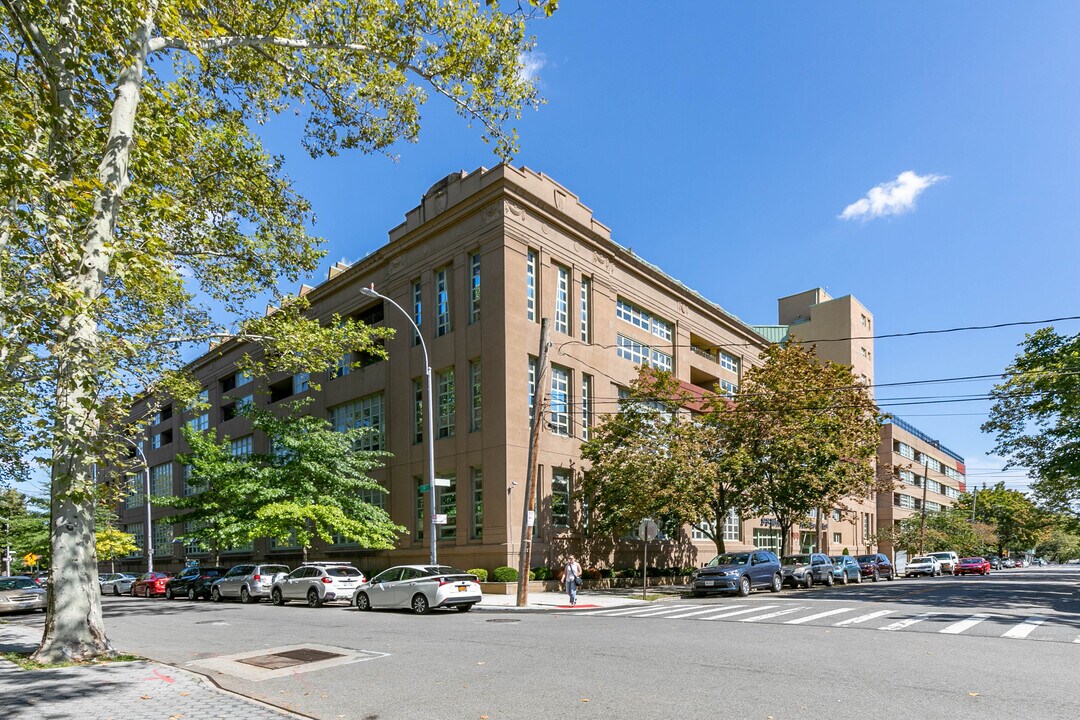 Pistilli Riverview East in Astoria, NY - Building Photo