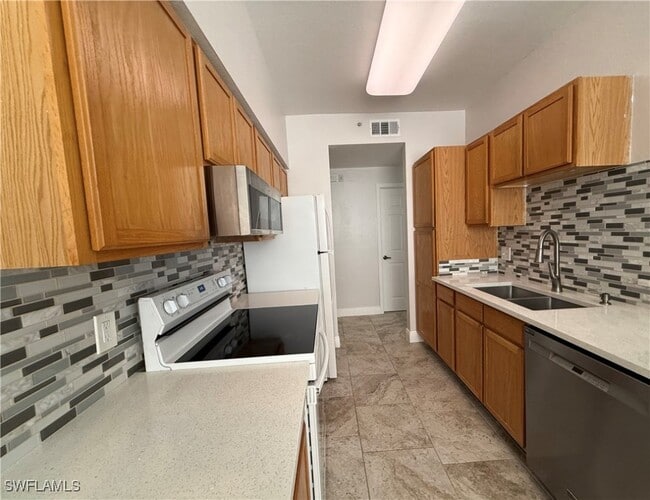 7985 Preserve Cir in Naples, FL - Building Photo - Building Photo