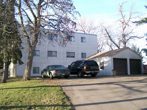 1086 Como Pl in St. Paul, MN - Foto de edificio - Building Photo