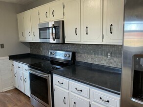 714 Shetland Dr in Oak Grove, KY - Building Photo - Building Photo