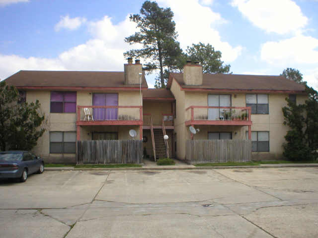 Spring four plex in Spring, TX - Foto de edificio