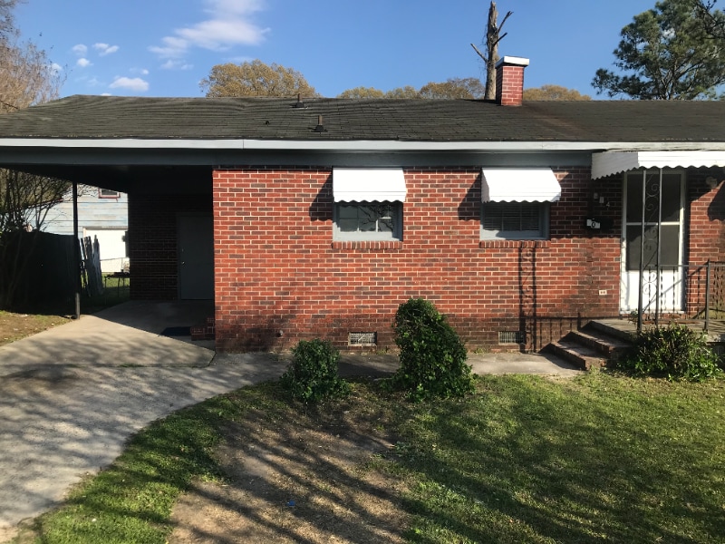 204 N Forbes St in La Grange, NC - Building Photo