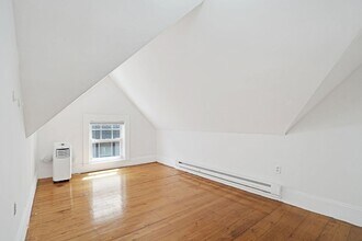 49 Elmore St, Unit 3 in Boston, MA - Foto de edificio - Building Photo