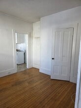 32 Brown St in Waltham, MA - Building Photo - Building Photo