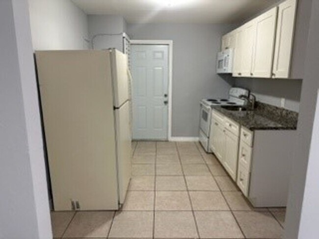 1016 Douglass Ave in West Palm Beach, FL - Building Photo - Building Photo