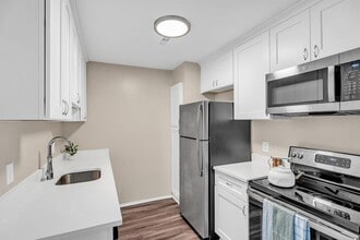 Timberidge Apartments in Farmington Hills, MI - Foto de edificio - Building Photo