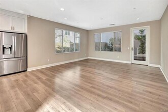 165 Tenor in Irvine, CA - Building Photo - Building Photo