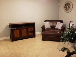 1100 Salzedo St in Coral Gables, FL - Building Photo - Building Photo