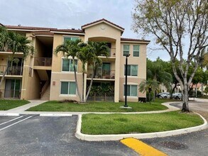 923 Villa Cir-Unit -923 in Boynton Beach, FL - Building Photo - Building Photo
