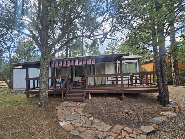 property at 2192 S Woods Dr