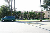 1502 E Wilson Ave in Glendale, CA - Foto de edificio - Building Photo