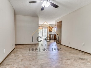 652 W Hillcrest Dr in Mustang, OK - Building Photo - Building Photo