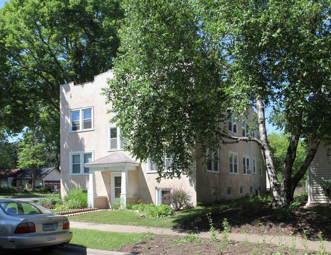 2852 38th Ave S in Minneapolis, MN - Building Photo - Building Photo