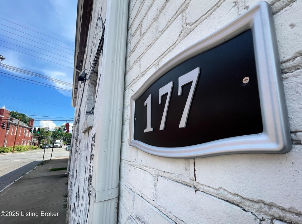 177 Pope St in Louisville, KY - Building Photo