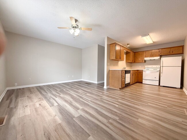 1948 E 1st St in Crossville, TN - Building Photo - Building Photo