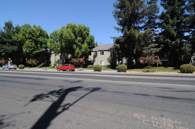 Vintage Place in Yuba City, CA - Foto de edificio - Building Photo