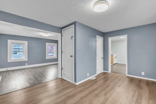 114 Parker Ave in Kendallville, IN - Building Photo - Building Photo